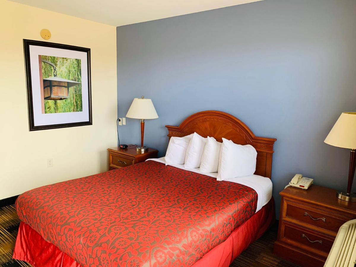 Days By Wyndham Ar Hotel 2*