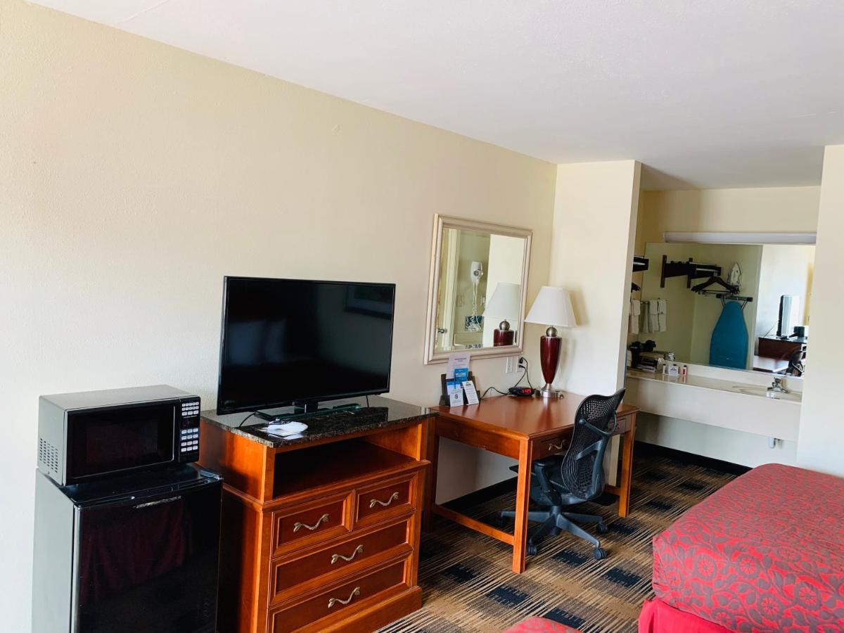 Days By Wyndham Ar Hotel 2*